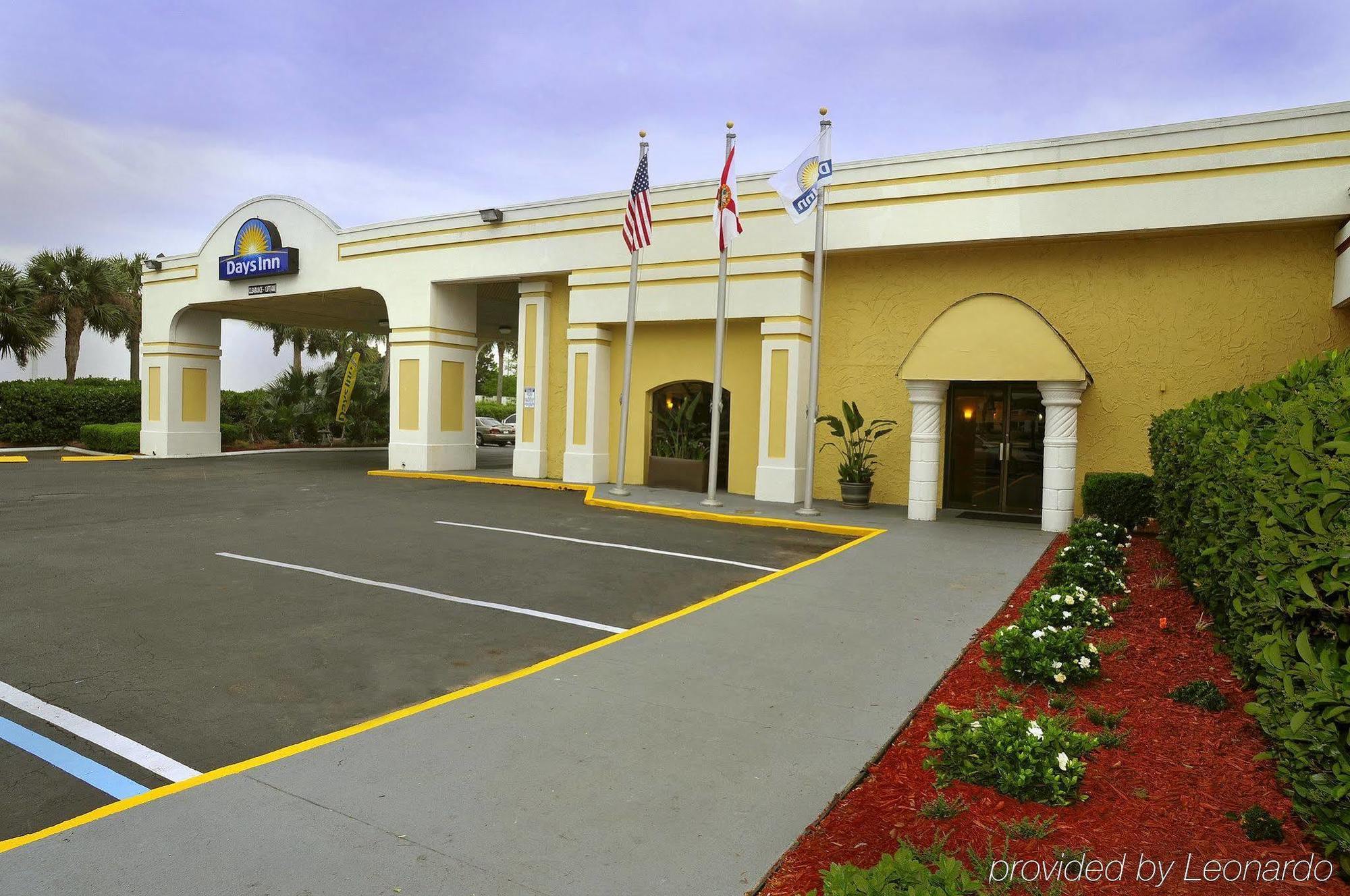 Days Inn By Wyndham Neptune Beach Jacksonville Beach Buitenkant foto